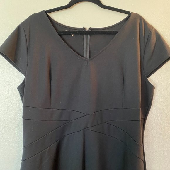 Maurices Dresses & Skirts - Maurices Black Cap Sleeve Dress with Cross Detail XXL